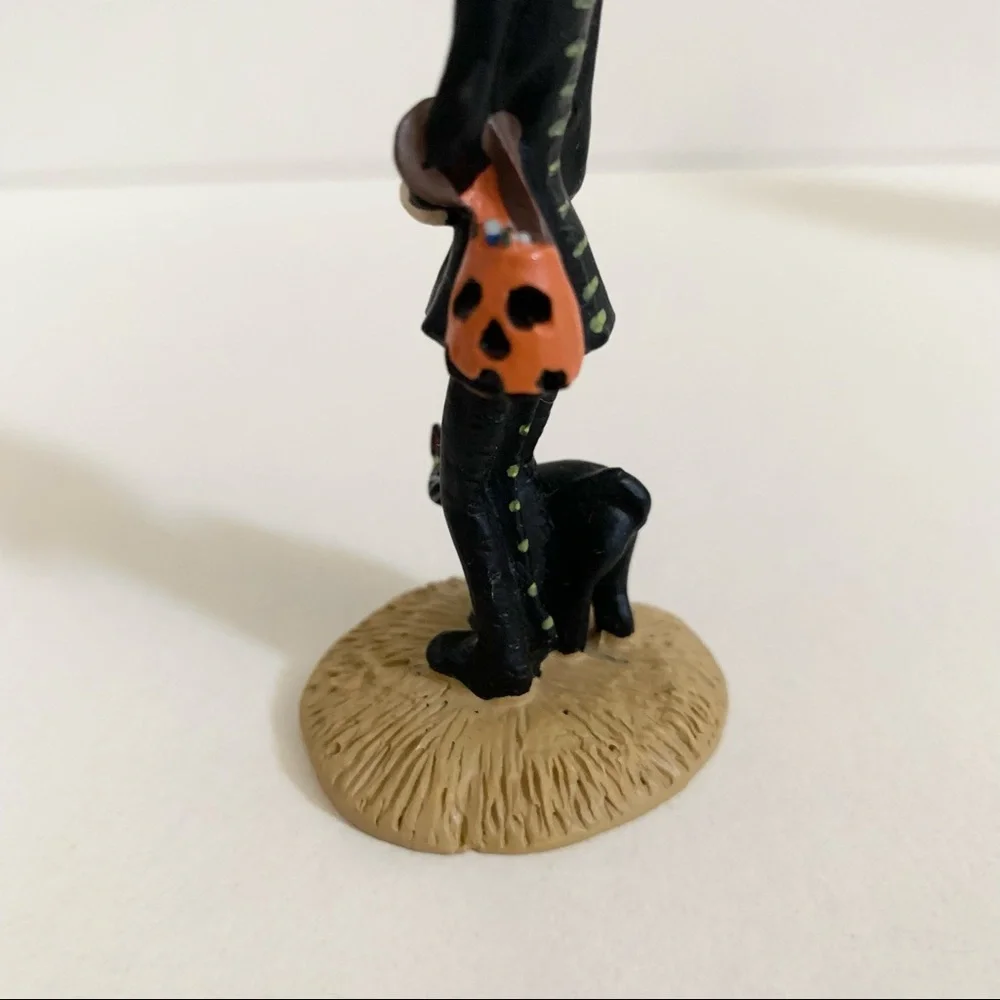 Vintage 90’s Halloween witch girl and cat figurine